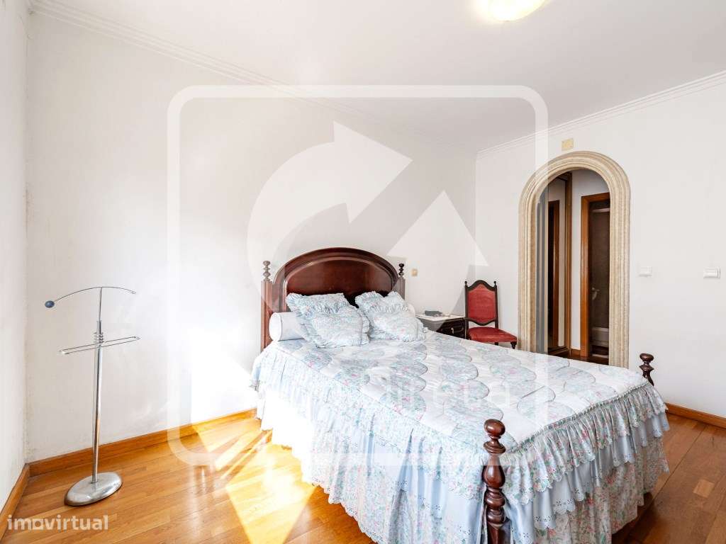 Apartamento T3 com estacionamento - Fidalguinhos, Barreiro-21