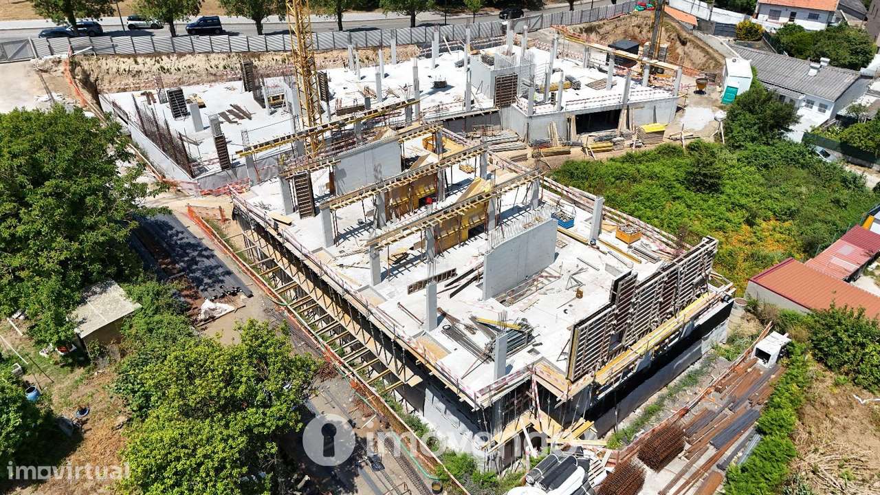 Apartamento T2 novo, com vista Rio, no Empreendimento D'Ouro Mar-32