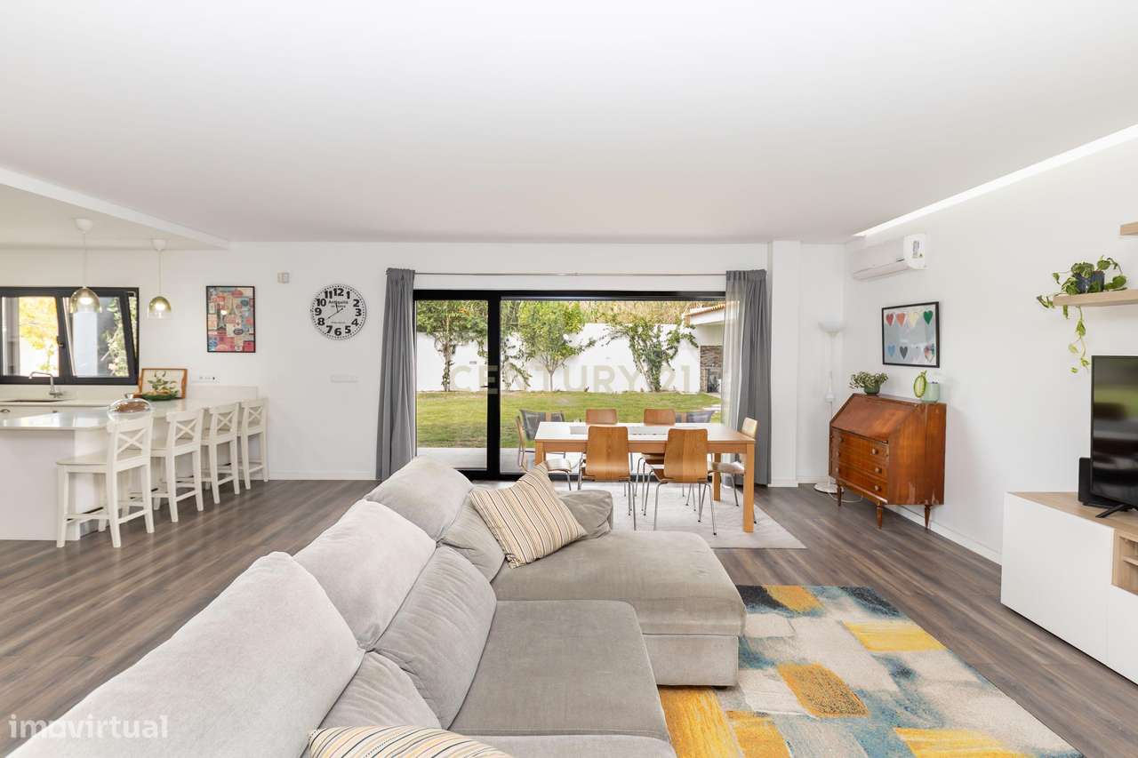 Moradia Isolada T4 de Prestígio – Bairro de São João, Sobreda-15