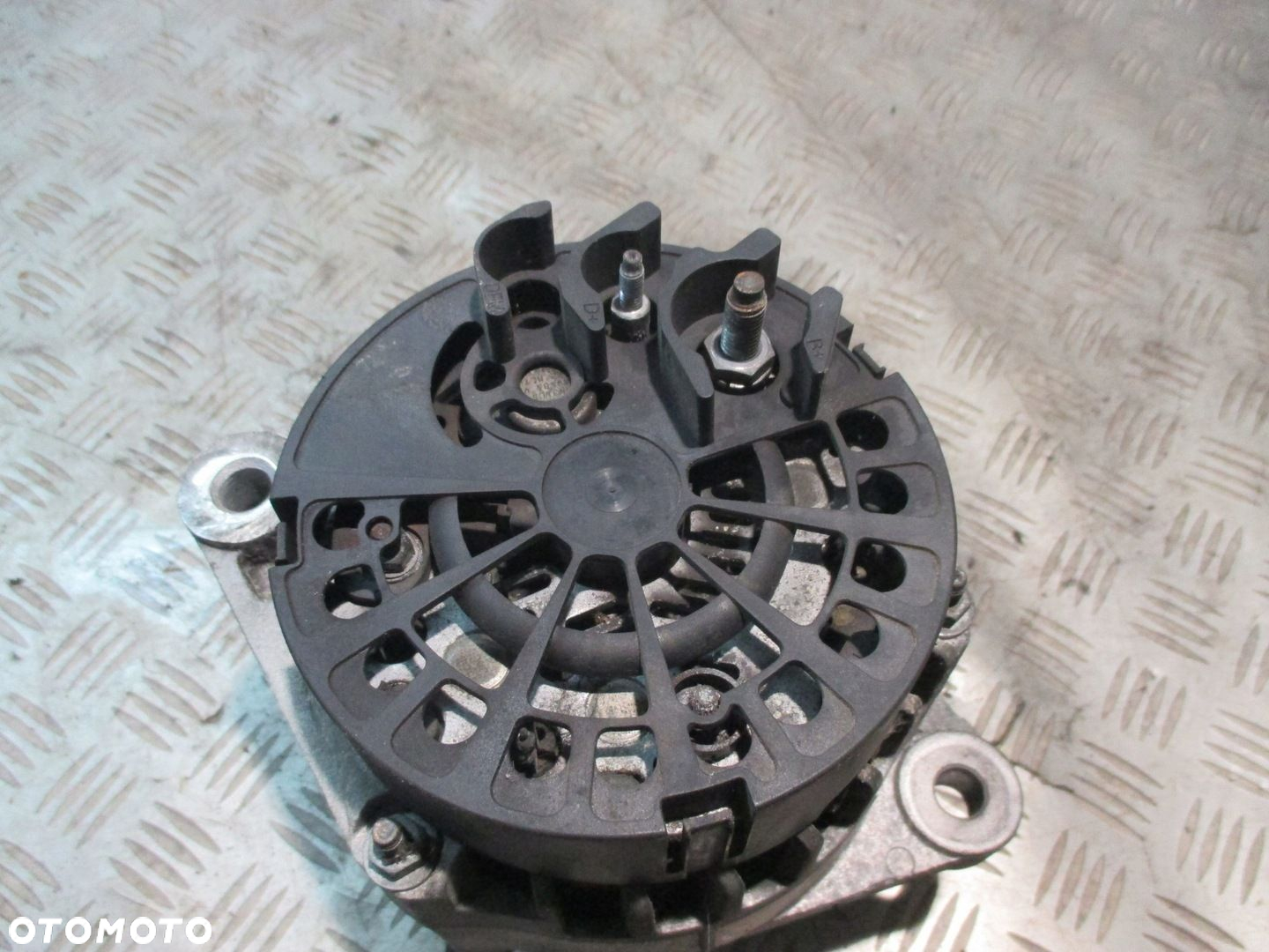 ALTERNATOR OPEL ZAFIRA B 1.9 CDTI - 4