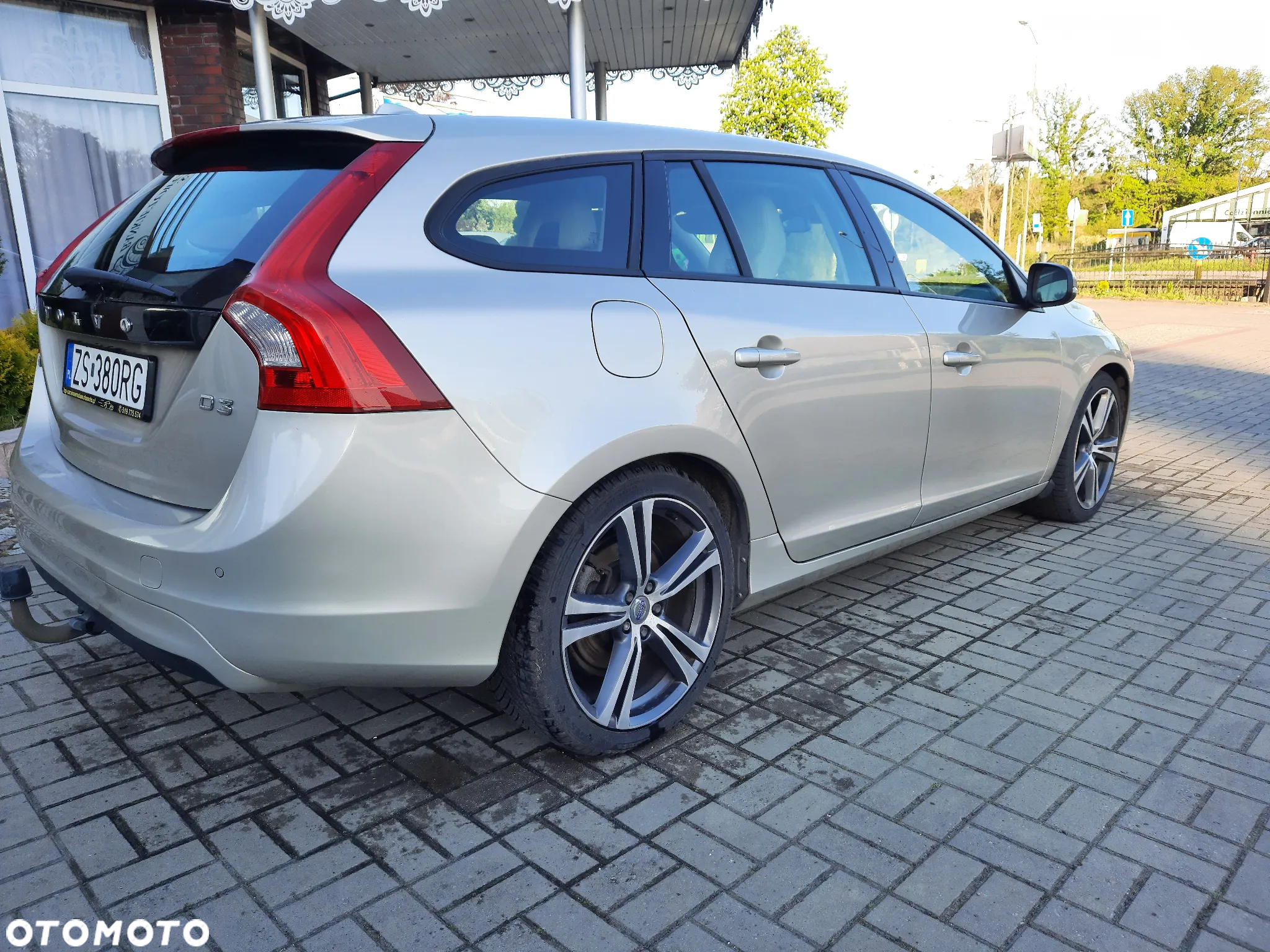 Volvo V60 D3 AWD Geartronic Momentum - 3