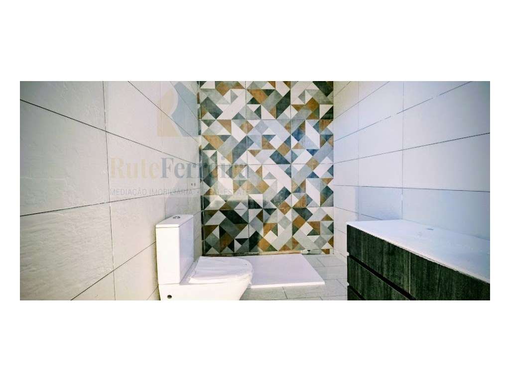 Moradia T2 em recuperação, Dois Portos, Runa!!-20