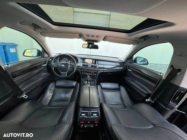 BMW Seria 7 730d xDrive - 24