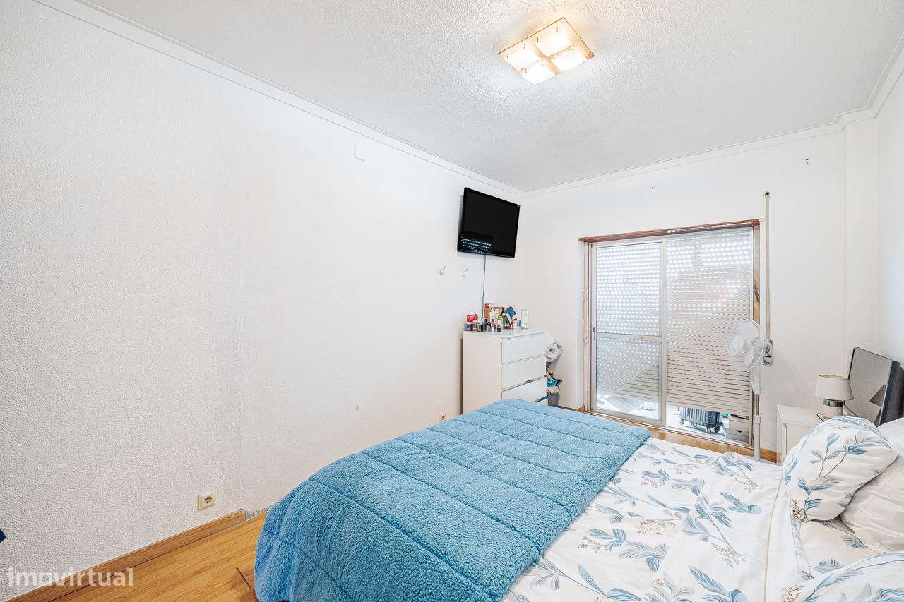 T3 em Mem Martins muito luminoso-31