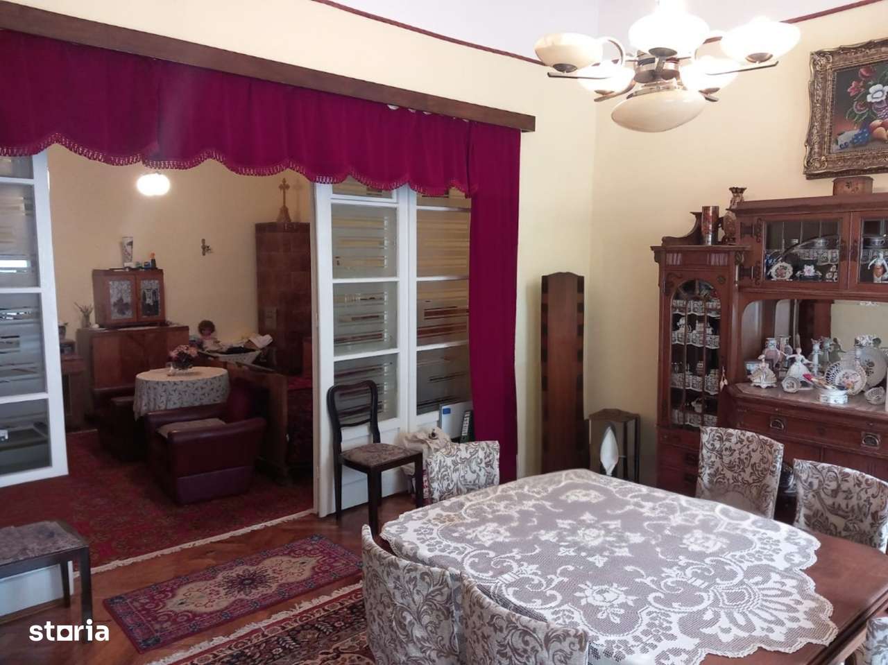 Apartament 3 camere de vanzare in zona Centrala
