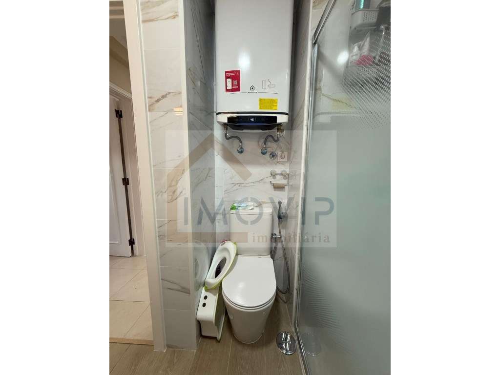 Apartamento T3 totalmente remodelado em zona nobre Setúbal-22