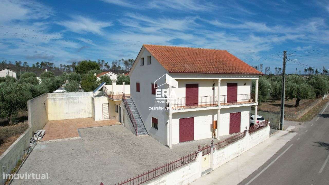 Moradia T4 localizada na freguesia da Freixianda - Grande imagem: 3/36