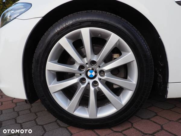 BMW Seria 5 520d xDrive - 13