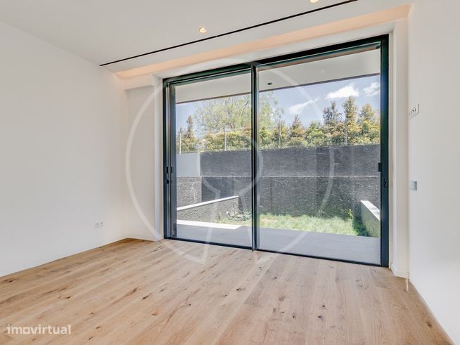 Luxuosa moradia T6 contemporânea em Birre-15