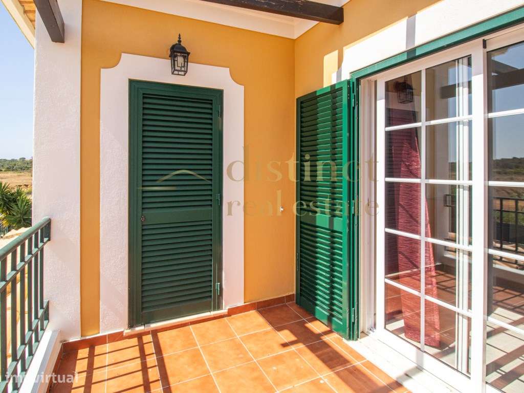 FANTÁSTICA/MORADIA EM BANDA/COM 4 QUARTOS/JARDIM & PISCINA/A APENAS...-25