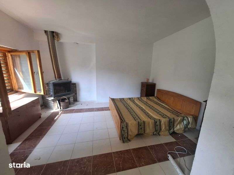 Fieni (Dambovita) Vand casa cu 6 camere, P+Etaj+M - Imagine principală: 5/8