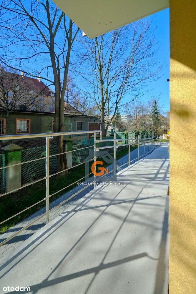 Sprzedam 4 pok mieszkanie o pow. 90m2 + miejsce parkingowe w garażu.-14