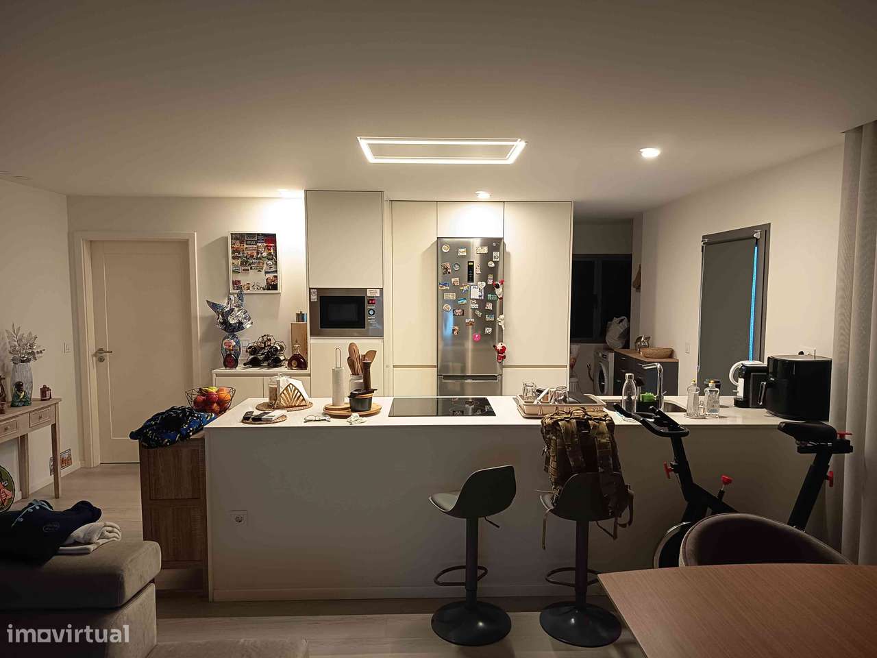 Apartamento T2 moderno com varanda e garagem - Grande imagem: 4/12