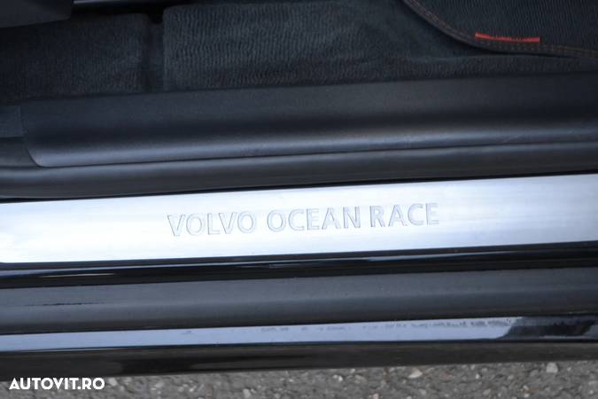 Volvo XC 60 D5 AWD Geartronic Ocean Race - 12