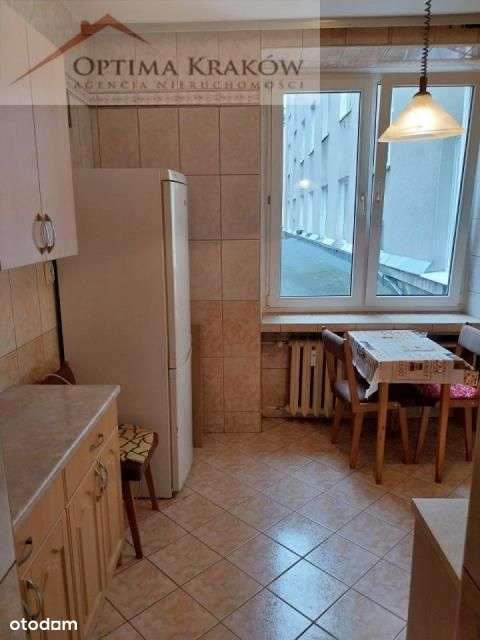 2 pokoje/51,50m2/piwnica/os.Teatralne.-10