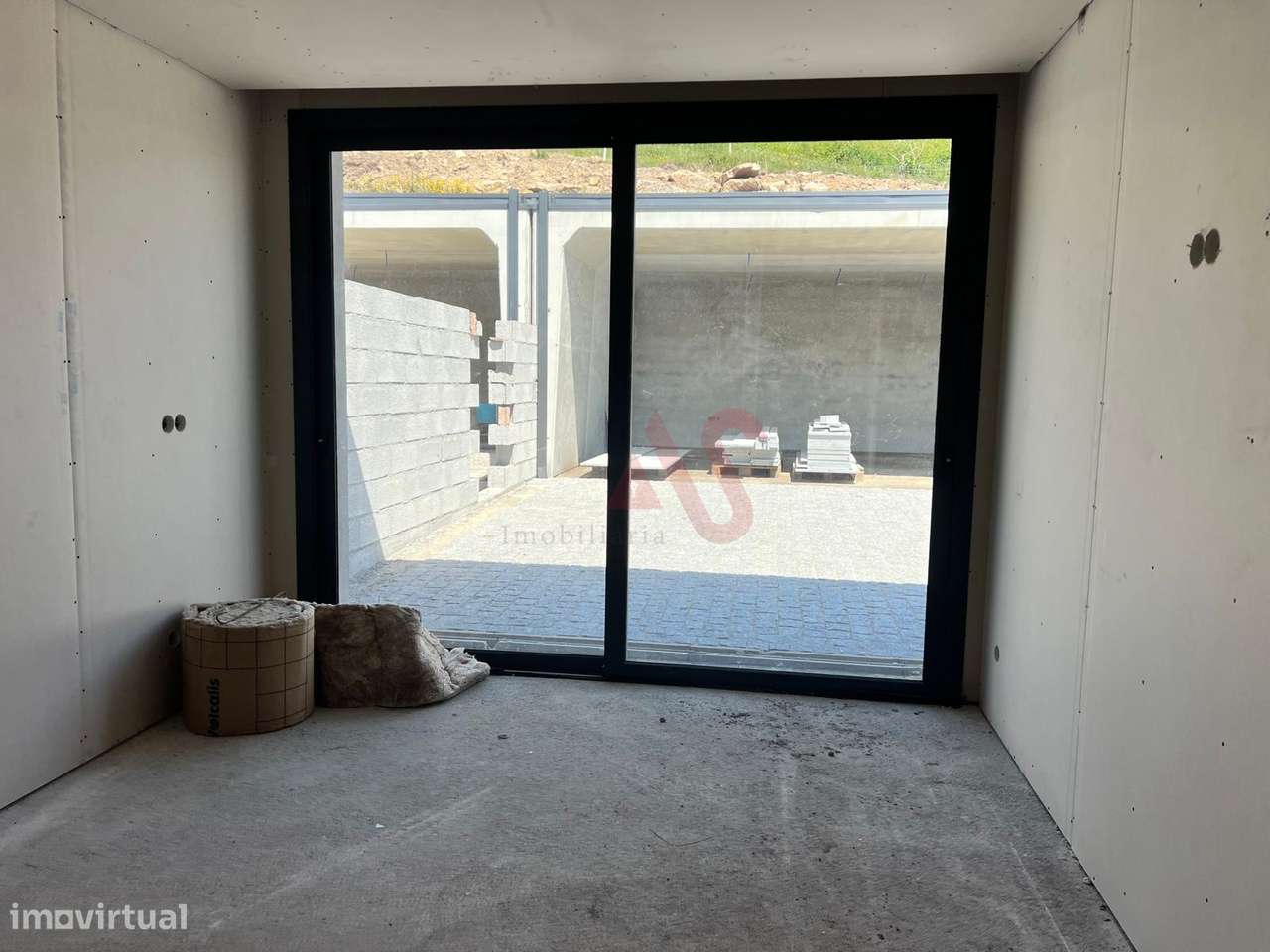 Moradia Térrea T3 com Piscina | Nova | Leitões, Guimarães-26