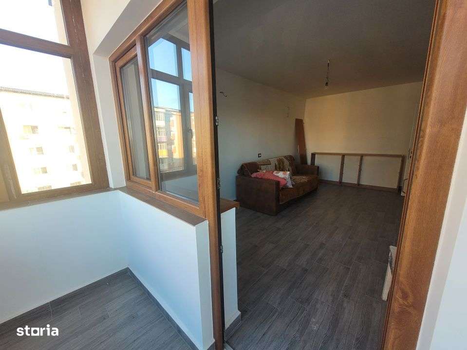 Vanzare apart. 2 camere, 62 mp, renovat, Targu Jiu, zona Debarcader - Imagine principală: 3/10