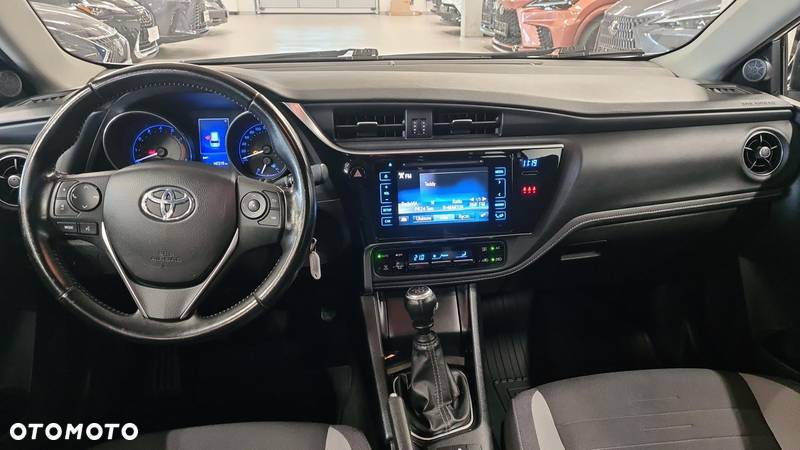 Toyota Auris 1.6 Premium Comfort - 11