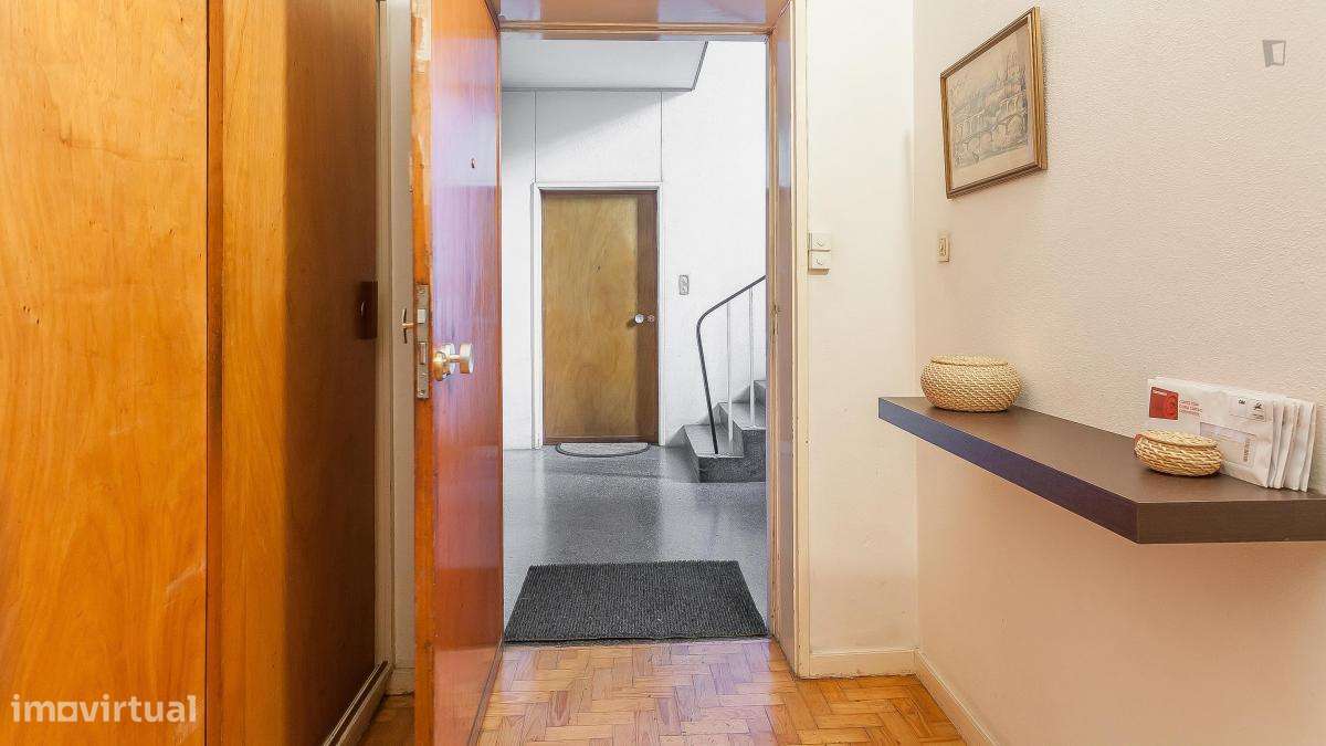 Quarto - localizado em Ramalde Porto - Grande imagem: 2/10