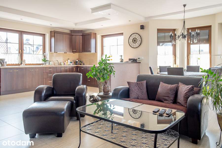 Dom Wolnostojący z Lokalem Usługowym – Komorniki, ul. Wiosenna-12