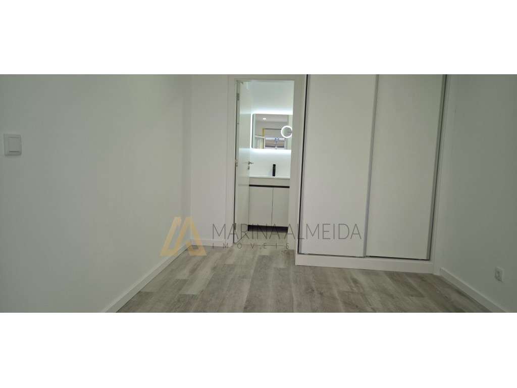 Moradia térrea T1+1 totalmente remodelada de raiz, acabamentos mode...-9