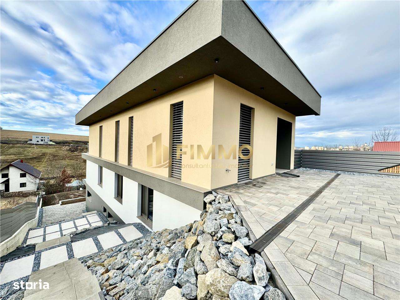 Vila 8 camere | 336 mp | 2 min centru Suceava | ID:1233 - Imagine principală: 3/20