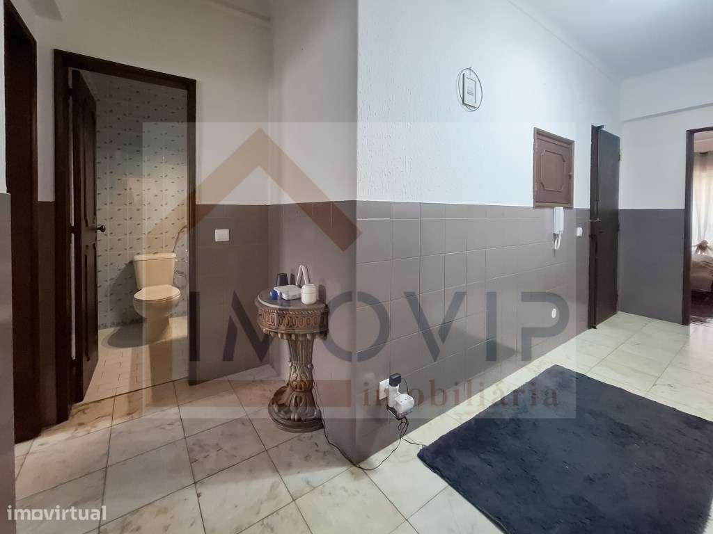 Apartamento T2 com terraço no Montijo (centro) - Grande imagem: 4/36