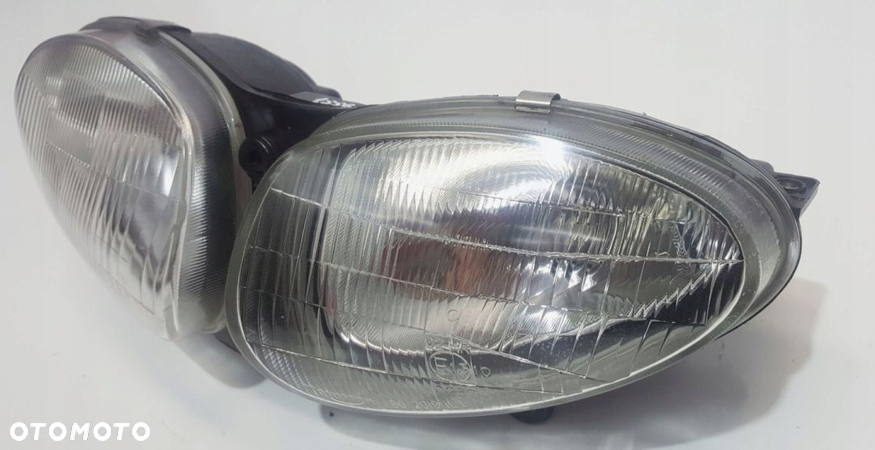 TRIUMPH 955i DAYTONA REFLEKTOR PRZÓD LAMPA - 2