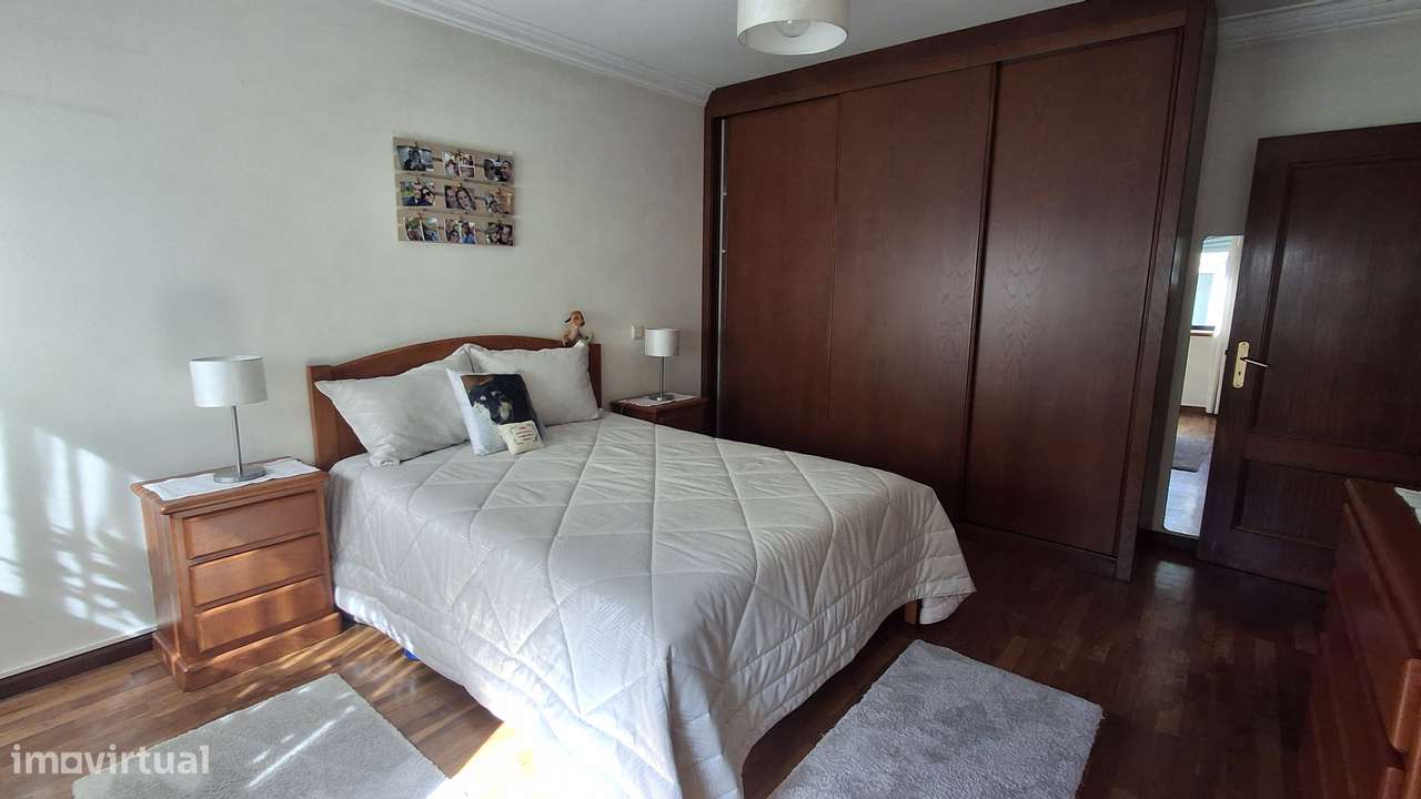 Apartamento T3 com garagem e terraço em Maia-7