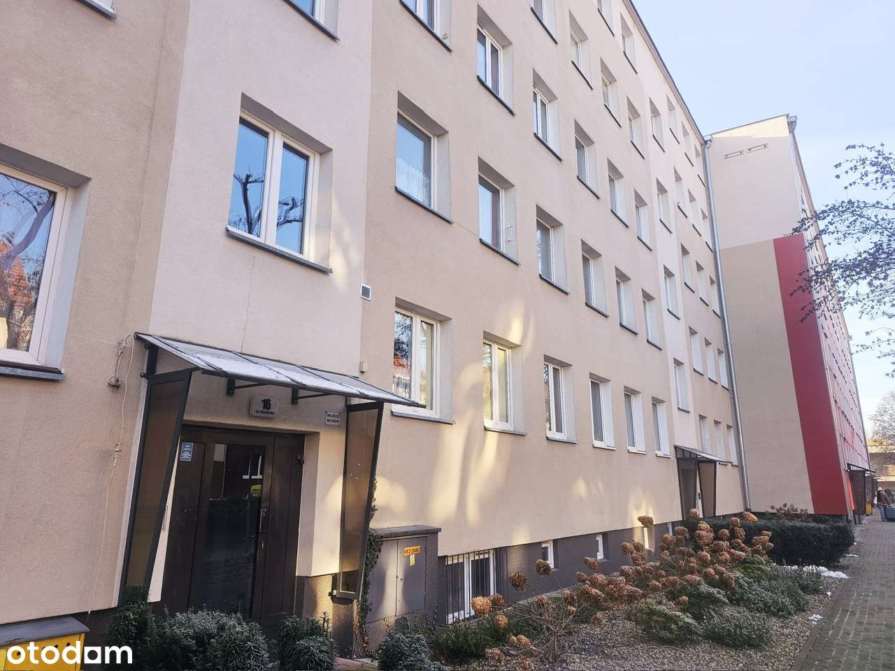 Zaciszne Śródmieście. Kawalerka z osobą kuchnią. Media miejskie.-7