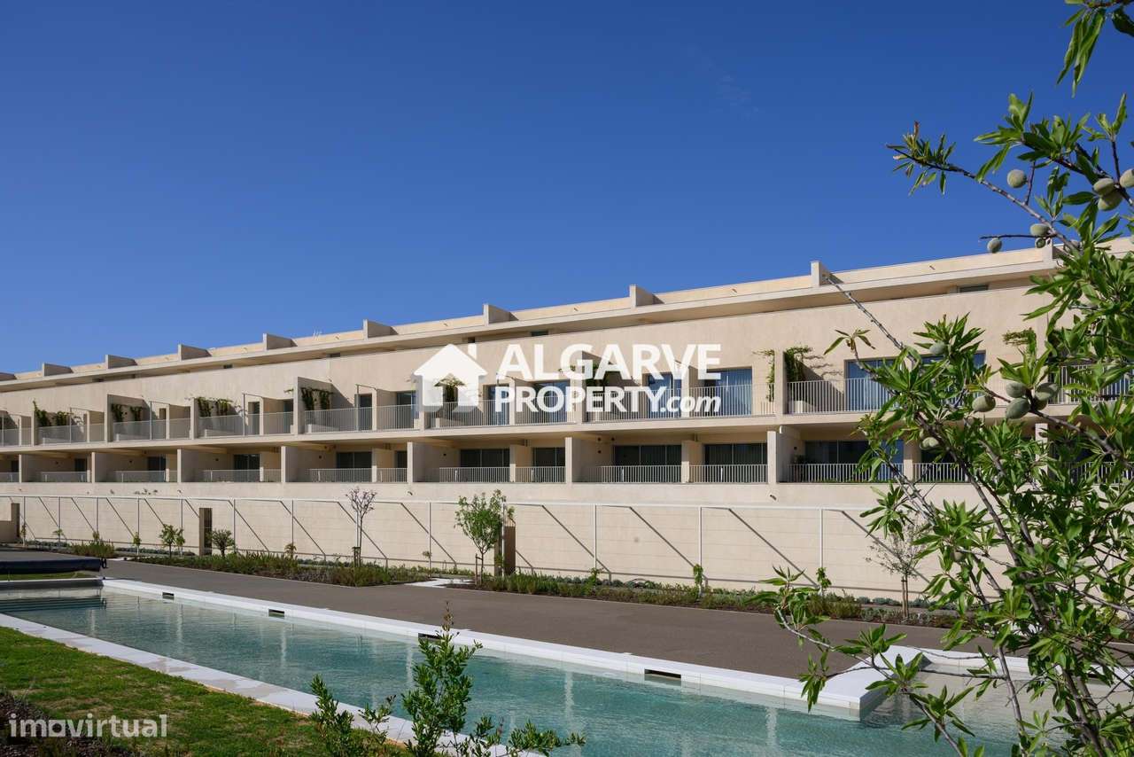 Sofisticação Moderna no Coração de Vilamoura: Apartamento Premium T2 n-23