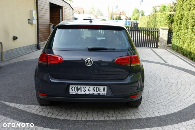 Volkswagen Golf - 5