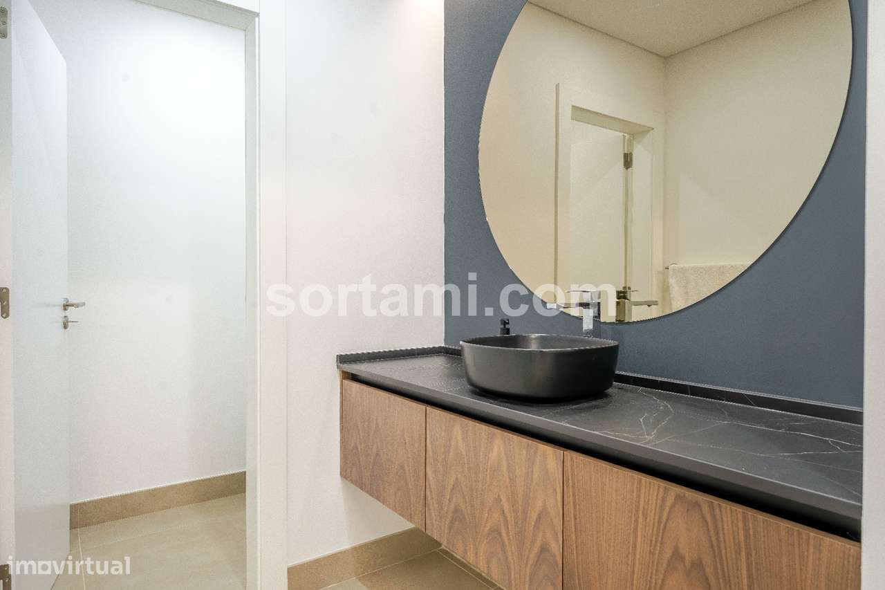 Moradia em Banda T2+1 Venda em Quarteira,Loulé-35