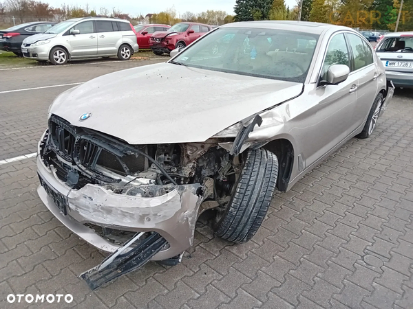 BMW Seria 5 530i GPF Luxury Line sport - 3