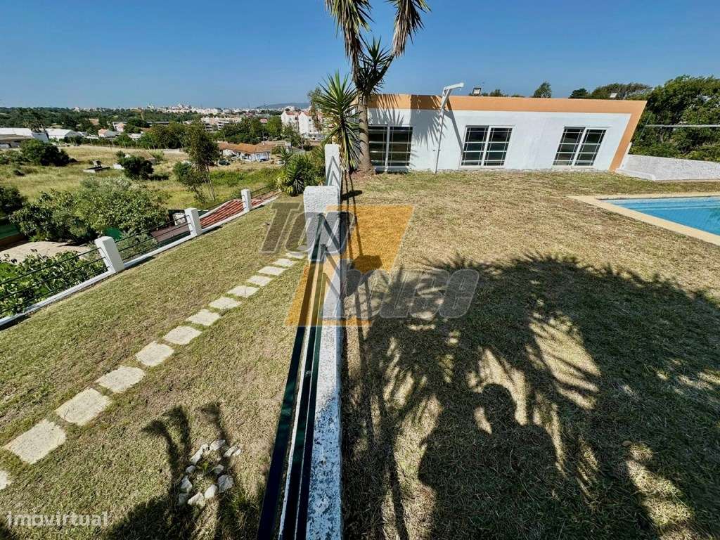 Moradia T4 com piscina e terreno de 900m2 - Quinta da Serralheira -...-13