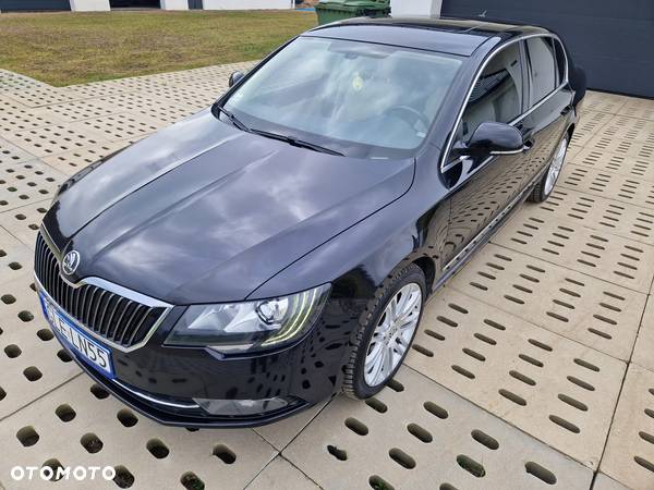 Skoda Superb 2.0 TDI Elegance DSG - 24