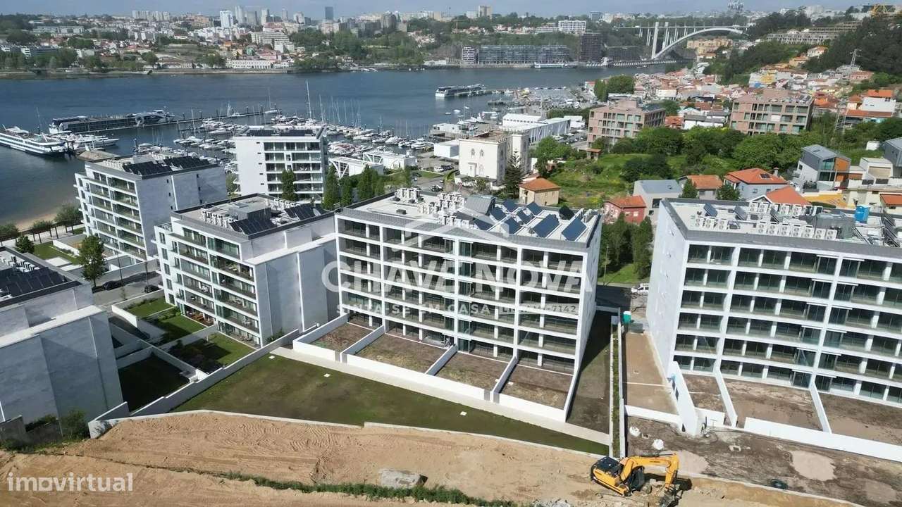 Apartamento T2 com Vista Rio – 3.º Piso | Nascente-0
