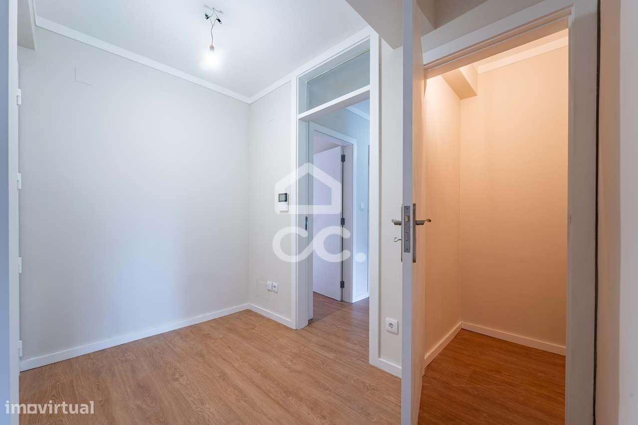 Apartamento T3 Renovado  - Parque da Prelada-10