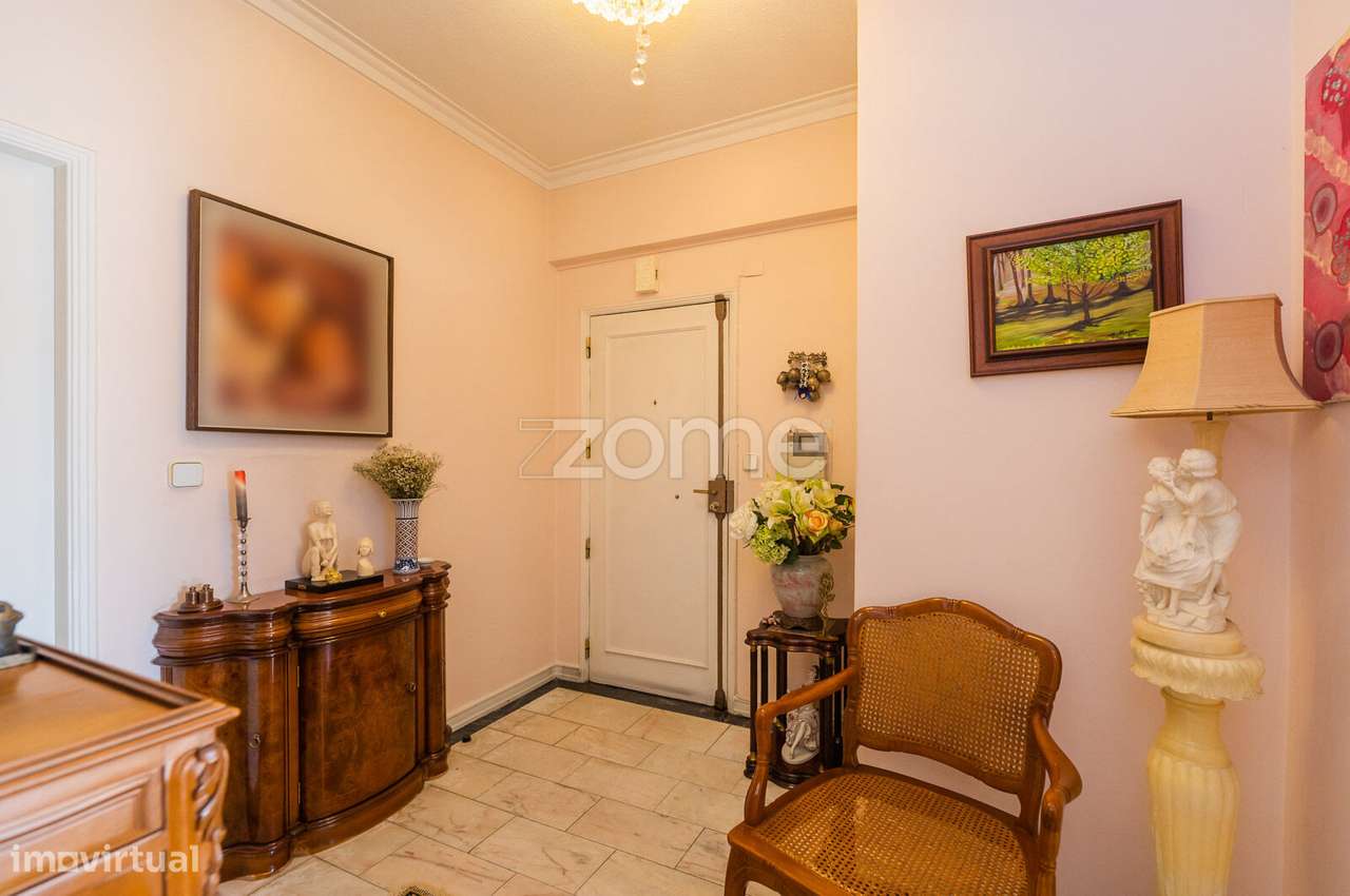 Apartamento T3 de Luxo c/ Vista Panorâmica Exclusiva - Laranjeiras-23