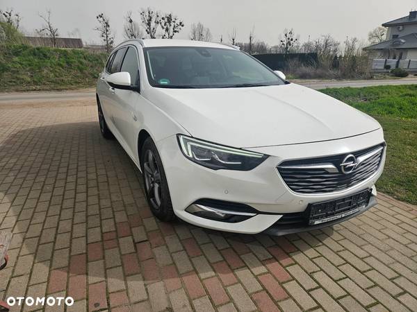 Opel Insignia - 1