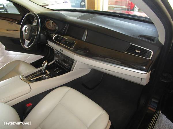 BMW 520 Gran Turismo d Line Luxury - 33