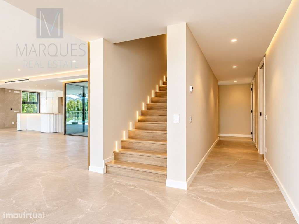 Moradia T5 de Luxo com Piscina Infinita | Verdizela-13