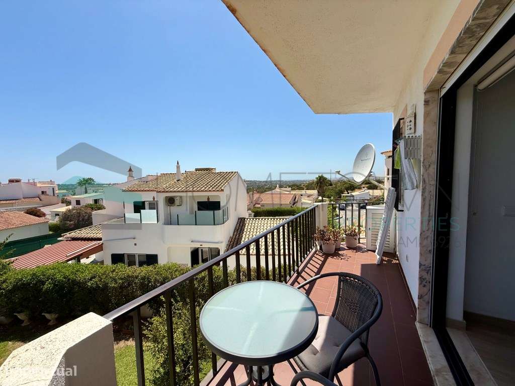 Para Alugar - Apartamento T2, Condomínio com Piscina, Guia - Grande imagem: 2/25