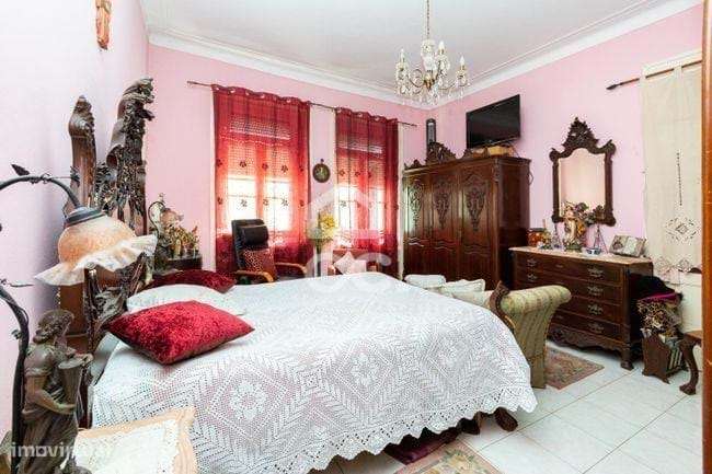 Moradia T6 na Praça Velásquez - Porto-10