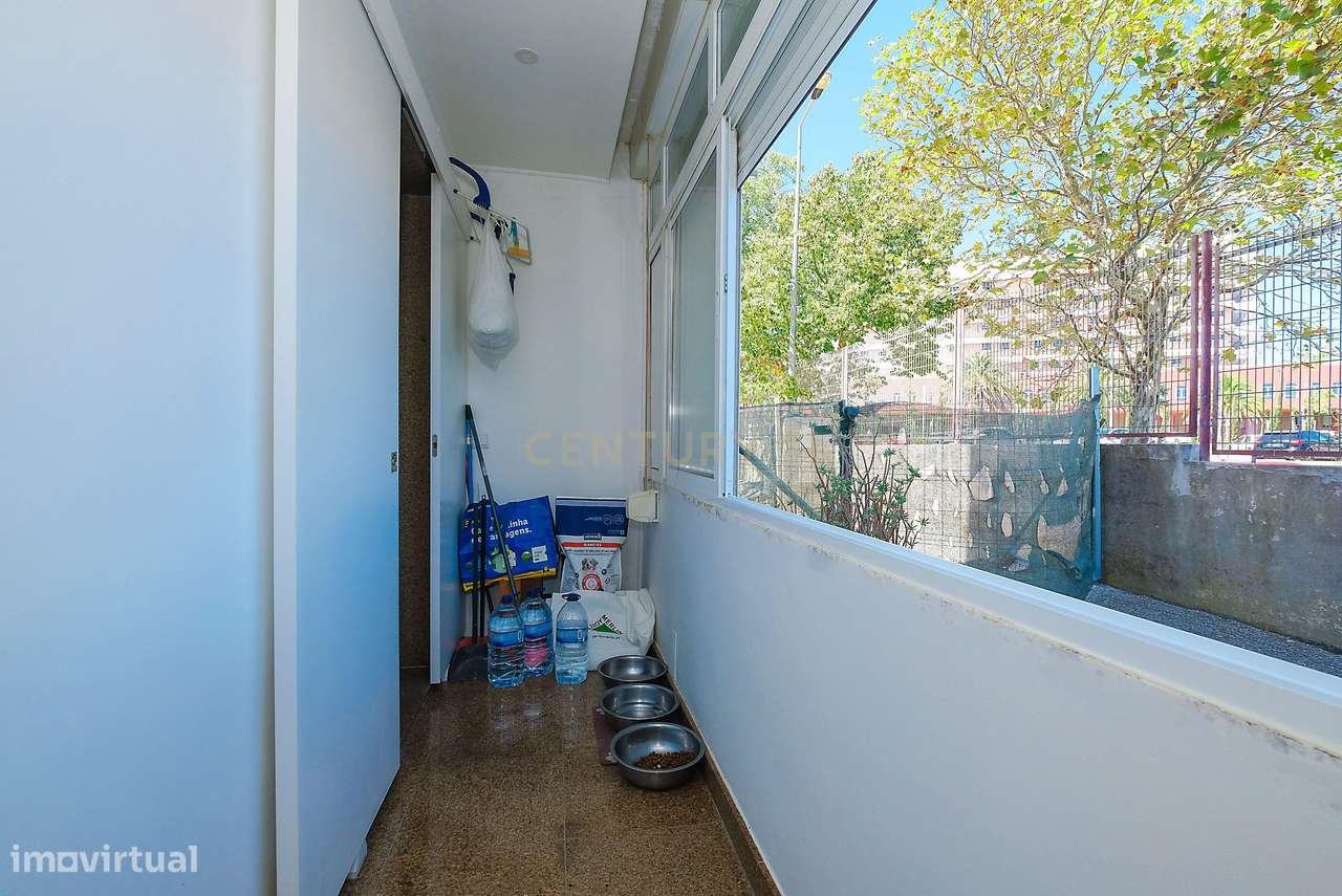 Apartamento T3  remodelado no Pragal-20