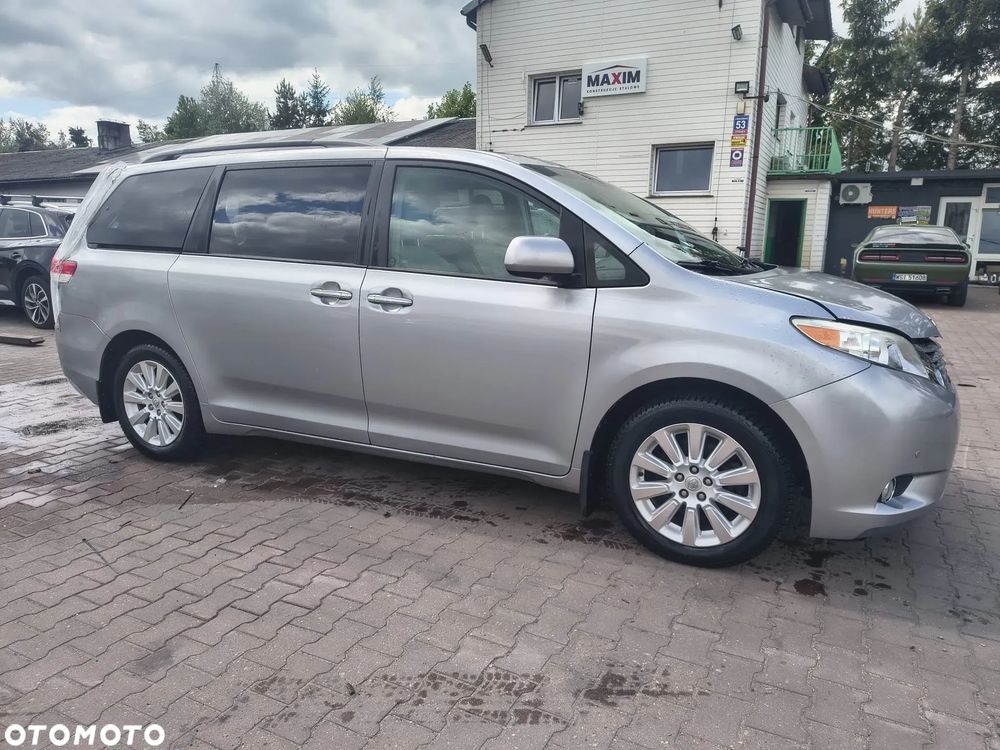 Toyota Sienna 2012