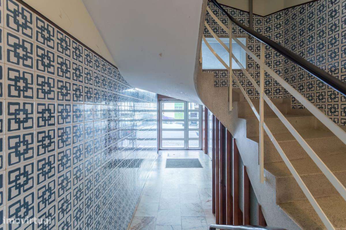 Apartamento com 1 quartos - localizado em Sé Porto - Grande imagem: 4/10