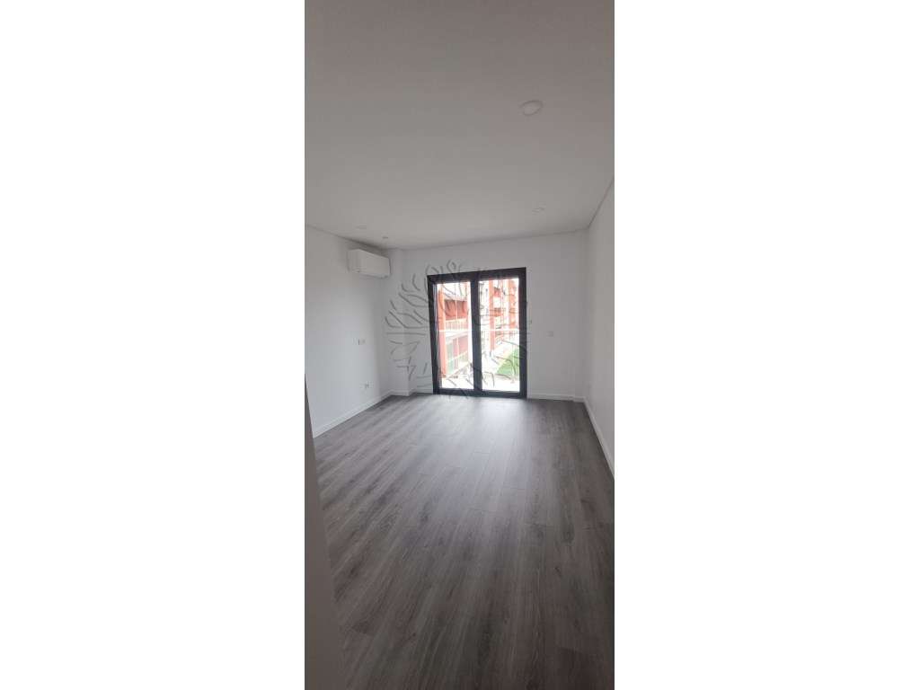 Apartamento T3 novo em Montijo com parqueamento-28