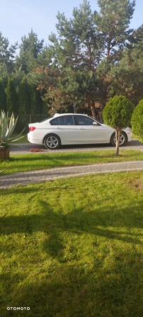 BMW Seria 3 320i xDrive - 9