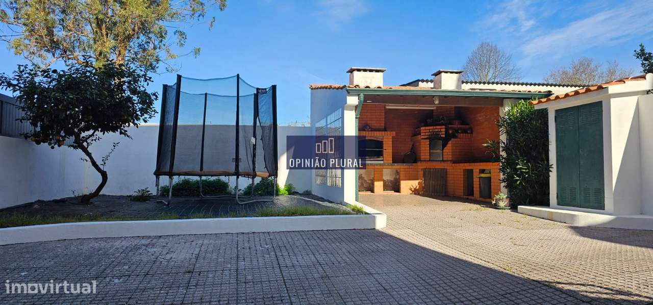 Moradia T4 Independente com Jardim e Garagem em Perosinho - Grande imagem: 3/40